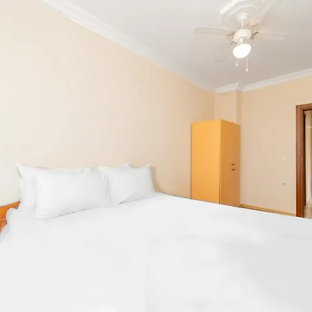 Apartment Central Flat W Balcony 10 Min To Hadrian Gates