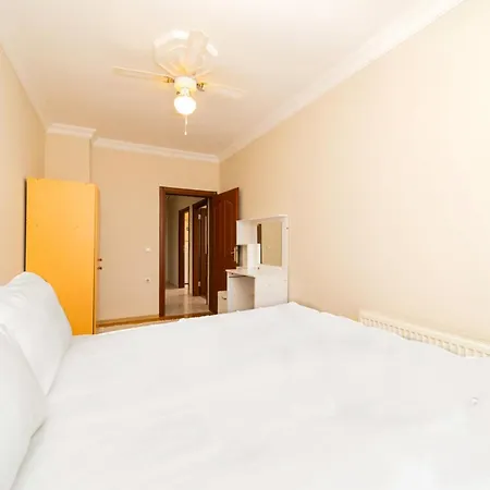 Central Flat W Balcony 10 Min To Hadrian Gates